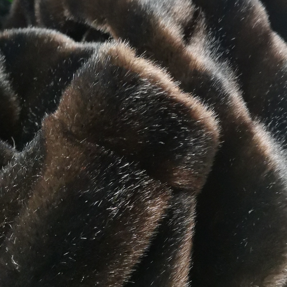 Dubrowsky & Perlbinder | Exclusively Styled by Tissavel France | Faux Fur - Picture 9 of 13